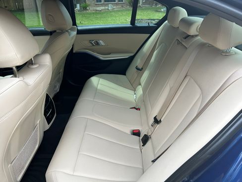 Used 2021 BMW 330i Sedan w/ Premium Package RWD image 19