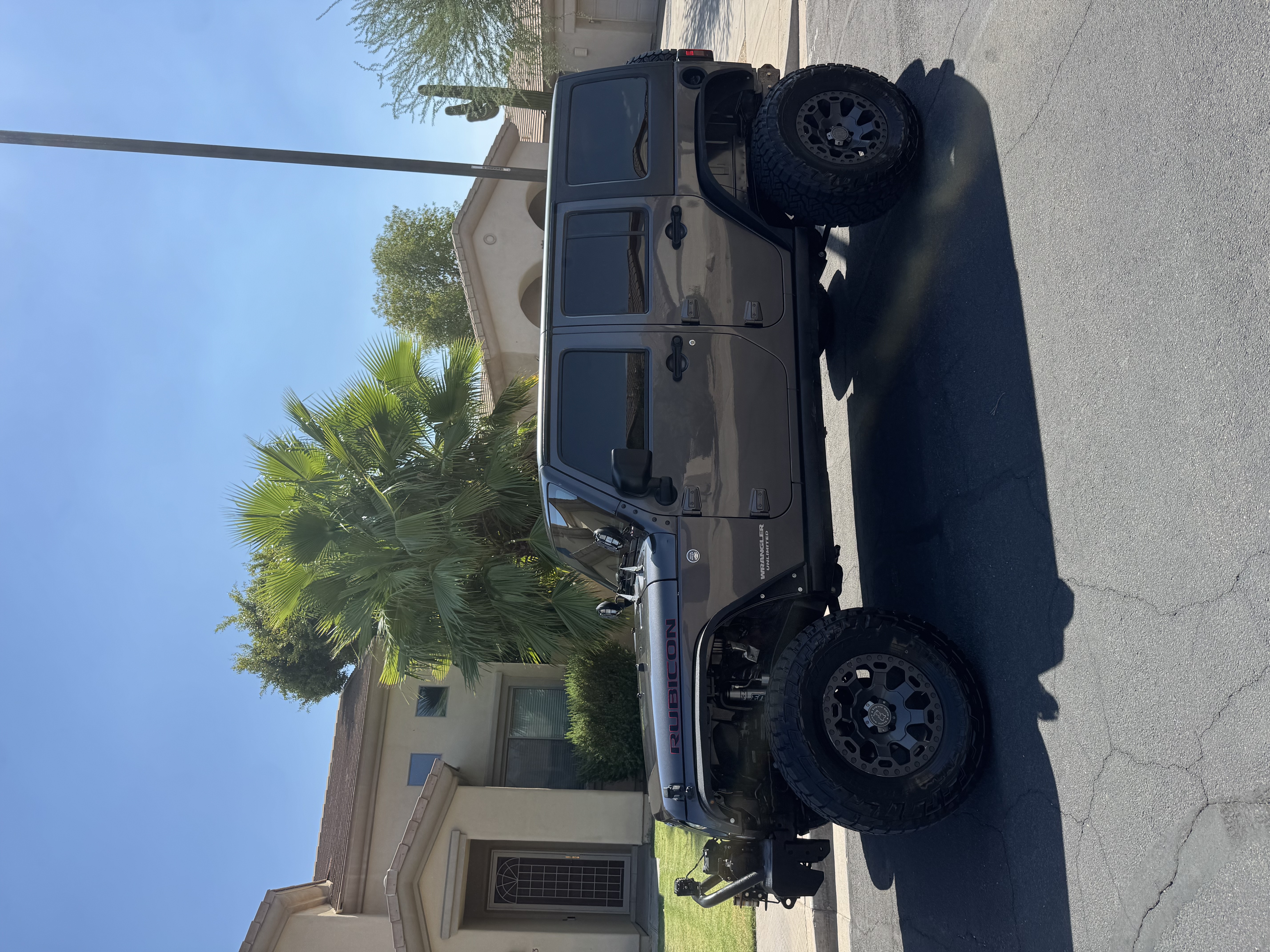 Used 2016 Jeep Wrangler Unlimited Rubicon w/ Connectivity Group AWD/4WD image 2