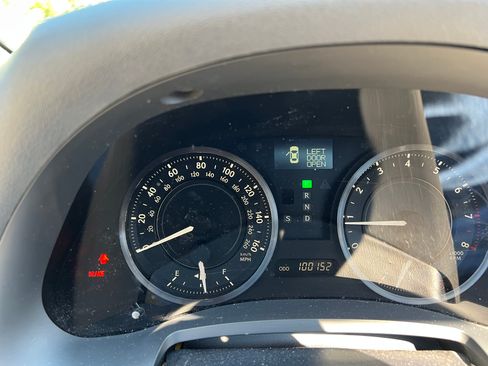 Used 2010 Lexus IS 350C image 29