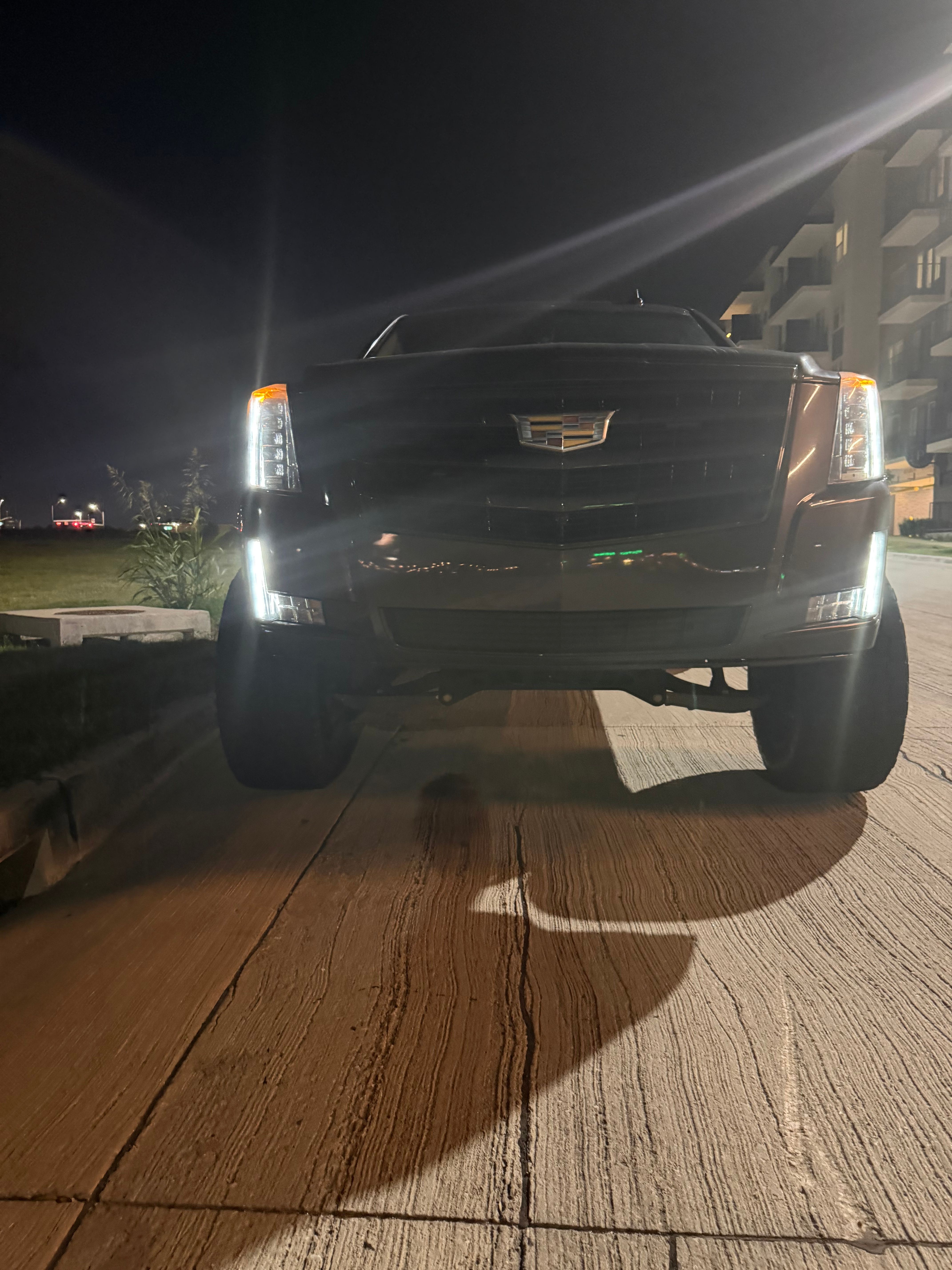 Used 2016 Cadillac Escalade Luxury RWD image 18