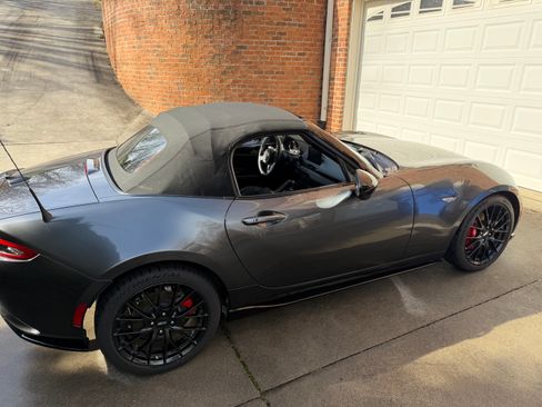 Used 2019 MAZDA MX-5 Miata Club w/ Brembo/BBS Recaro Package image 23