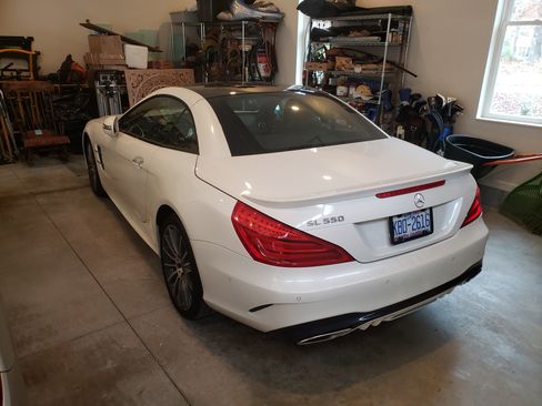 Used 2018 Mercedes-Benz SL 550 image 9