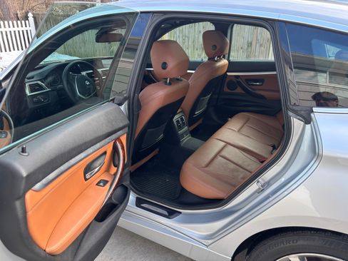 Used 2017 BMW 330i Gran Turismo xDrive image 13