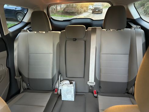 Used 2014 Ford Escape SE image 9