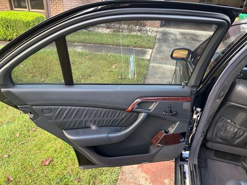 Used 2005 Mercedes-Benz S 600 image 10