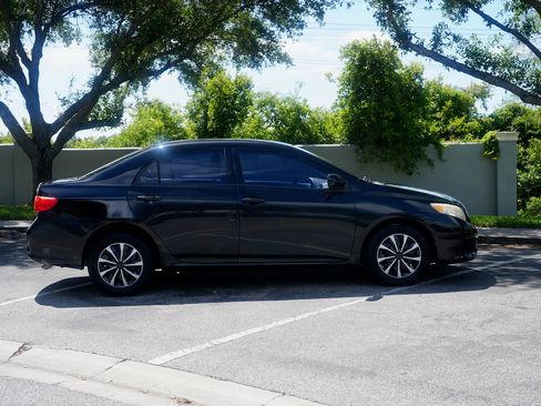 Used 2010 Toyota Corolla LE image 8