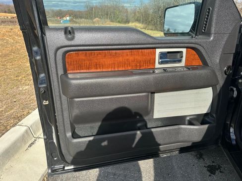 Used 2010 Ford F150 Lariat image 2