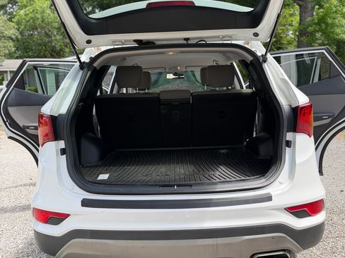 Used 2018 Hyundai Santa Fe Sport w/ Cargo Package FWD image 5