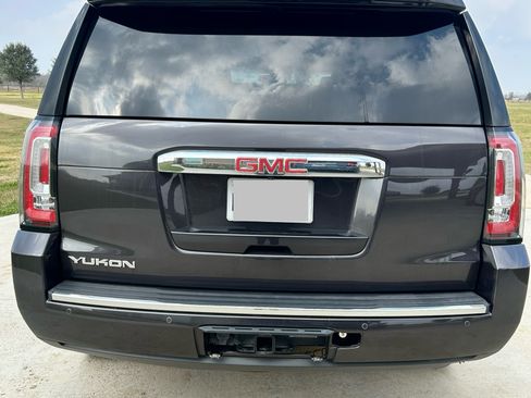 Used 2016 GMC Yukon Denali w/ Open Road Package image 11