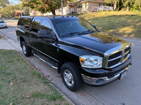 Used 2007 Dodge Ram 2500 Truck SLT w/ Trailer Tow Group AWD/4WD image 4