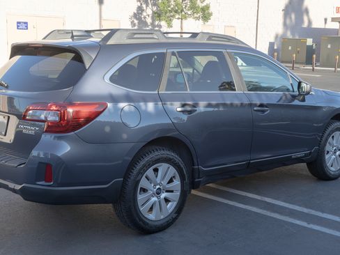 Used 2017 Subaru Outback 2.5i Premium image 1