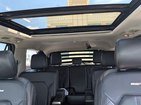 Used 2019 Ford Expedition Platinum RWD image 20