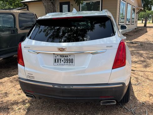 Used 2017 Cadillac XT5 Luxury AWD/4WD image 2