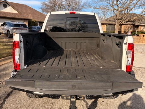 Used 2017 Ford F250 Lariat w/ Lariat Value Package image 15