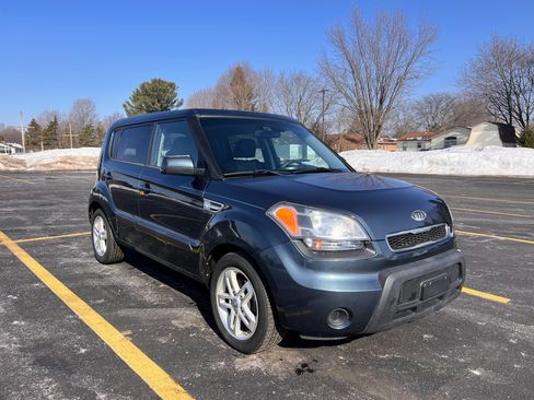 Used 2011 Kia Soul + image 11