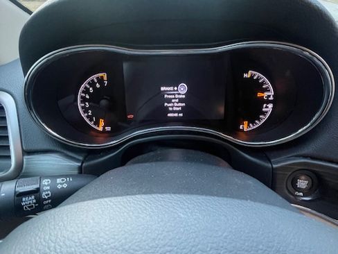 Used 2021 Jeep Grand Cherokee Limited image 9