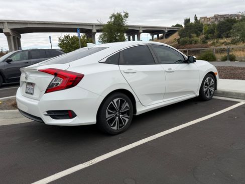 Used 2017 Honda Civic EX-T image 1