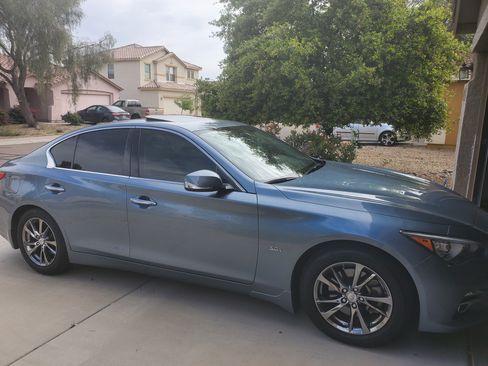 Used 2017 INFINITI Q50 Signature Edition w/ All Weather Package (L93) image 1