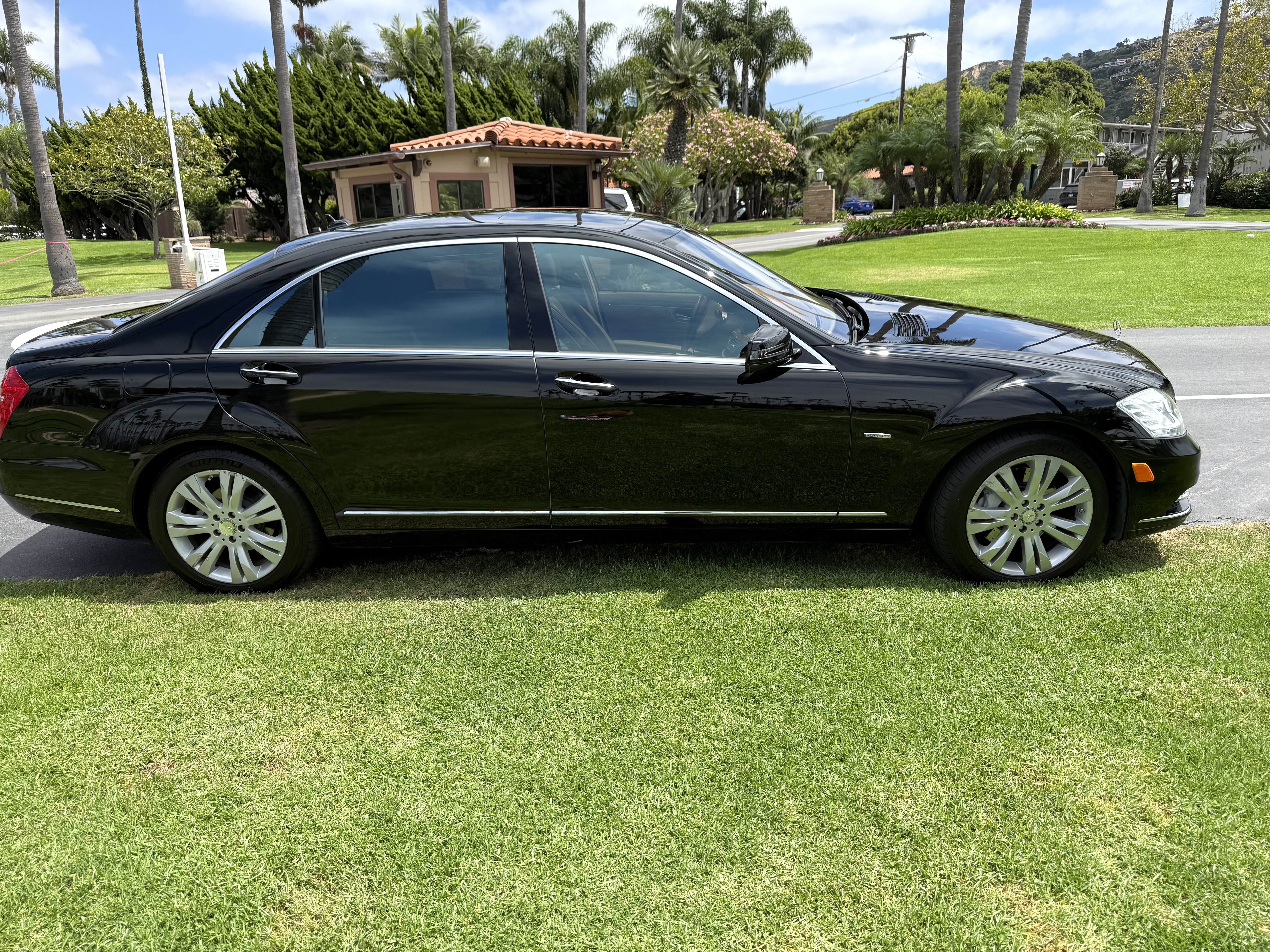 Used 2010 Mercedes-Benz S 400 image 2