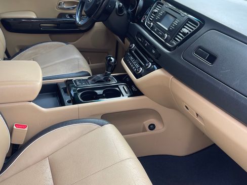Used 2015 Kia Sedona EX w/ EX Premium Package FWD image 9