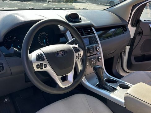 Used 2013 Ford Edge SE FWD image 16