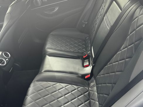 Used 2018 Mercedes-Benz E 400 4MATIC Sedan image 11