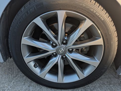 Used 2016 Hyundai Azera image 8