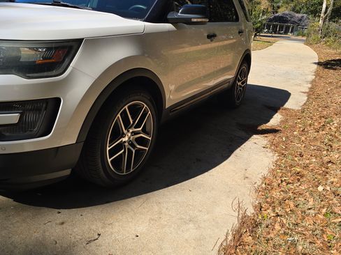 Used 2016 Ford Explorer Sport w/ Equipment Group 401A image 4