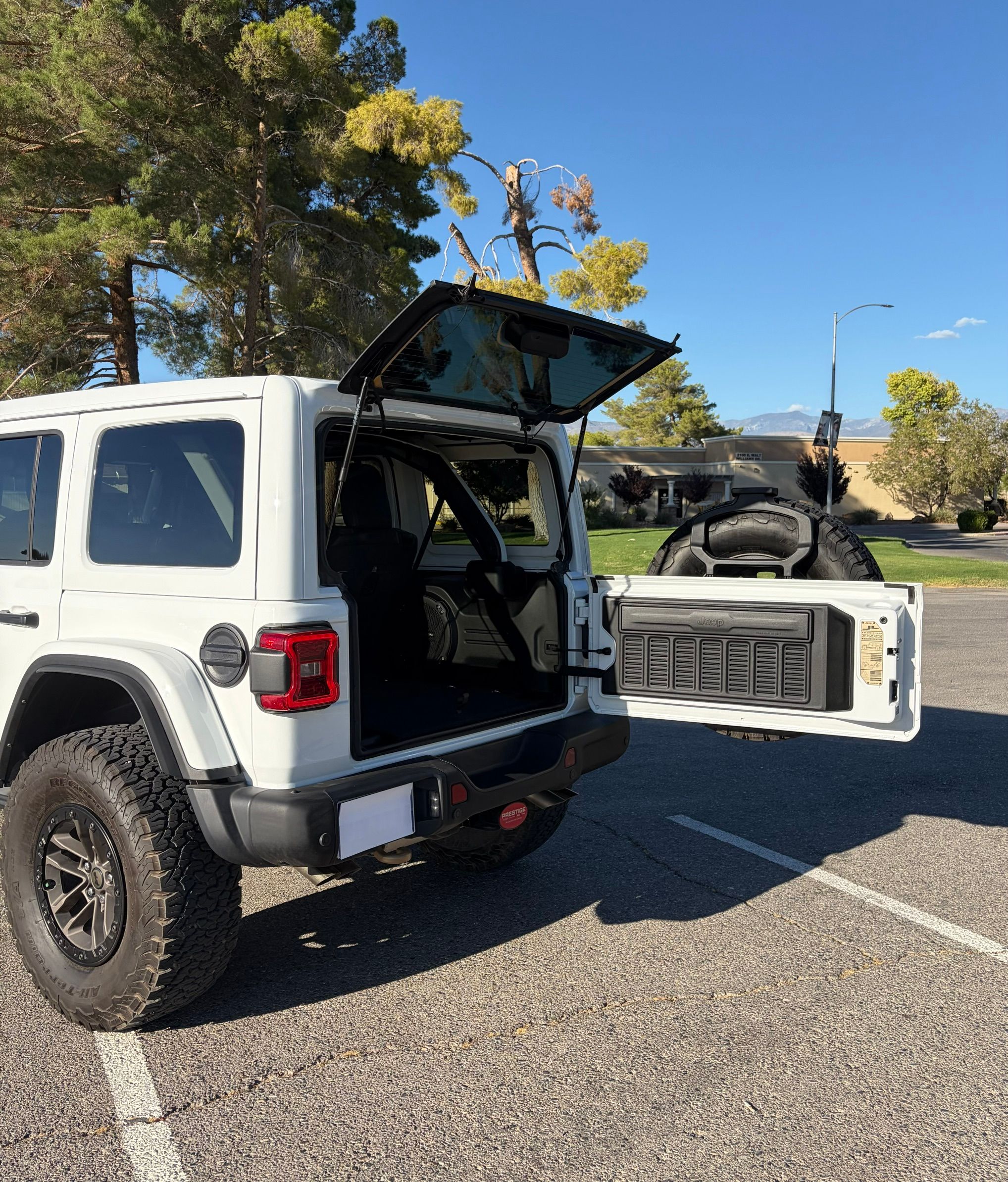 Used 2024 Jeep Wrangler Unlimited Rubicon 392 AWD/4WD image 10