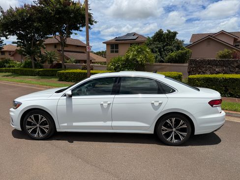 Used 2021 Volkswagen Passat 2.0T SE FWD image 8
