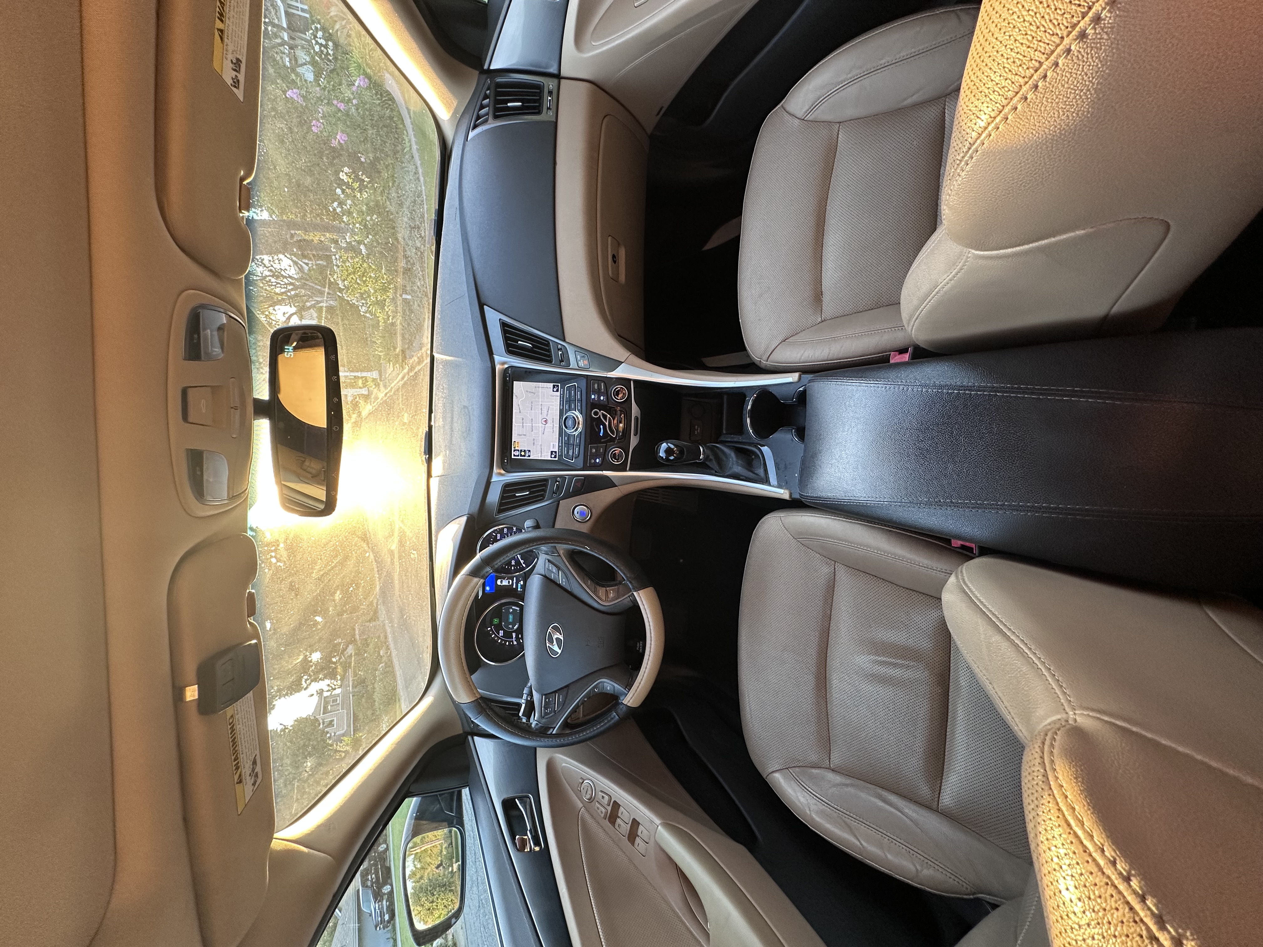 Used 2015 Hyundai Sonata Limited w/ Option Group 02 FWD image 9
