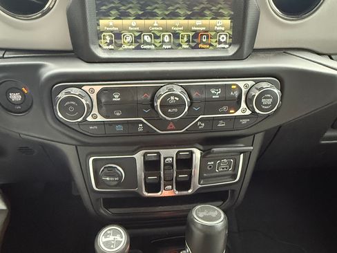 Used 2023 Jeep Wrangler Unlimited Sahara image 17