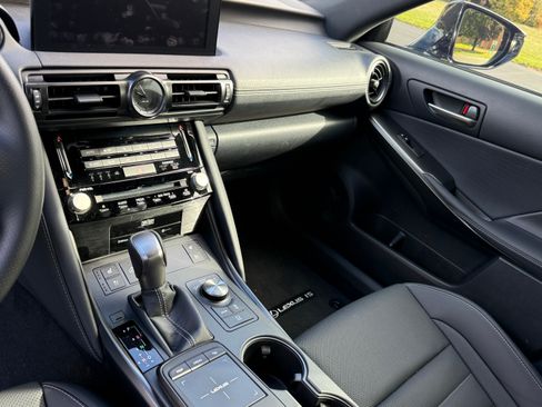 Used 2024 Lexus IS 500 image 8