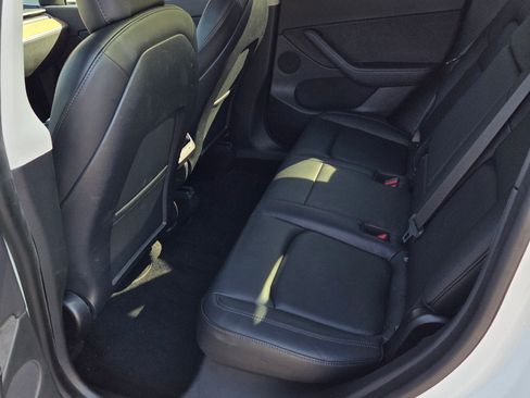 Used 2020 Tesla Model Y Long Range image 12