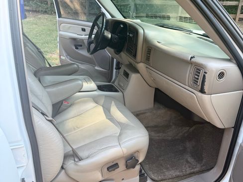 Used 2002 Chevrolet Suburban LS RWD image 15