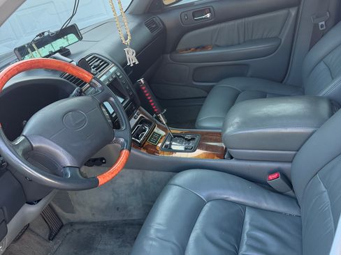 Used 1999 Lexus LS 400 image 19