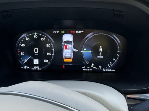 Used 2021 Volvo XC60 T8 Inscription Expression w/ Advanced Package AWD/4WD image 10