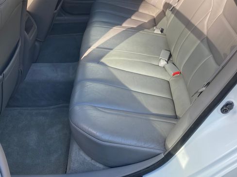 Used 2000 Toyota Avalon XL image 10