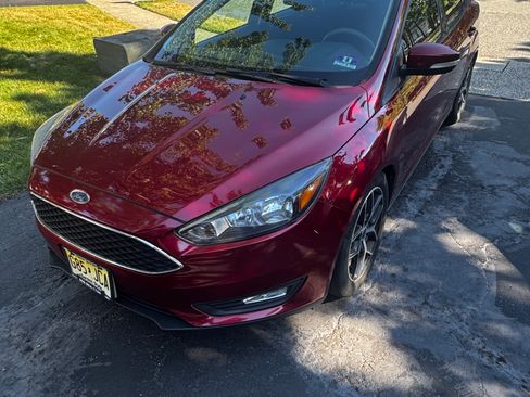 Used 2017 Ford Focus SEL FWD image 5