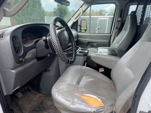 Used 2006 Ford E-350 and Econoline 350 Super Duty image 9