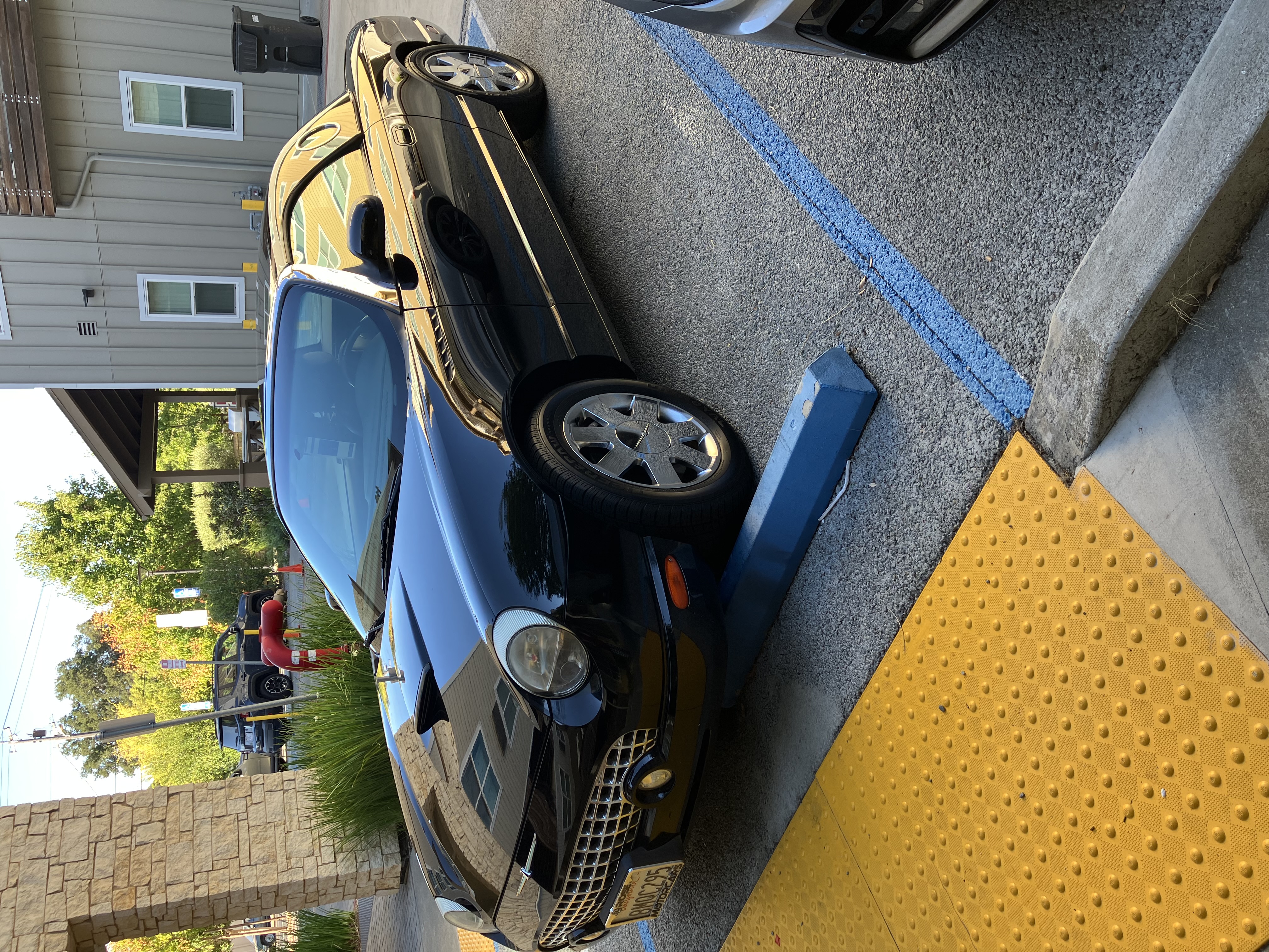 Used 2002 Ford Thunderbird RWD image 1