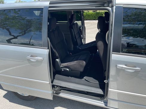 Used 2014 Dodge Grand Caravan SXT FWD image 8