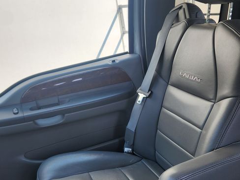 Used 2004 Ford F250 Lariat image 17