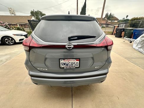 Used 2024 Nissan Kicks SV image 6