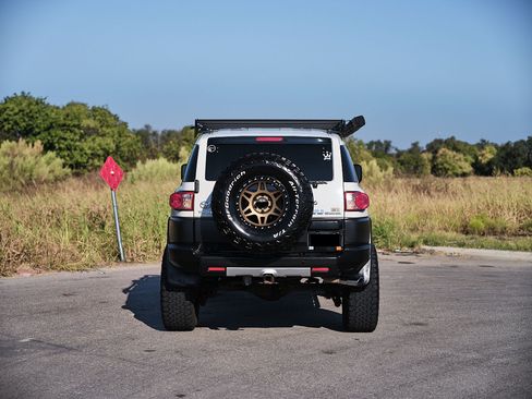 Used 2008 Toyota FJ Cruiser 4WD image 10