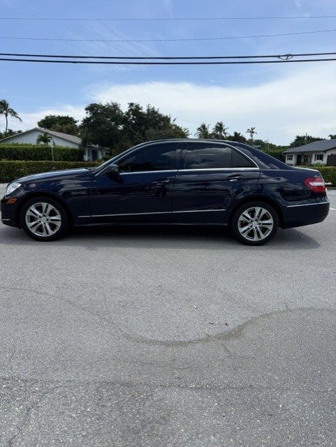 Used 2011 Mercedes-Benz E 350 Sedan image 2