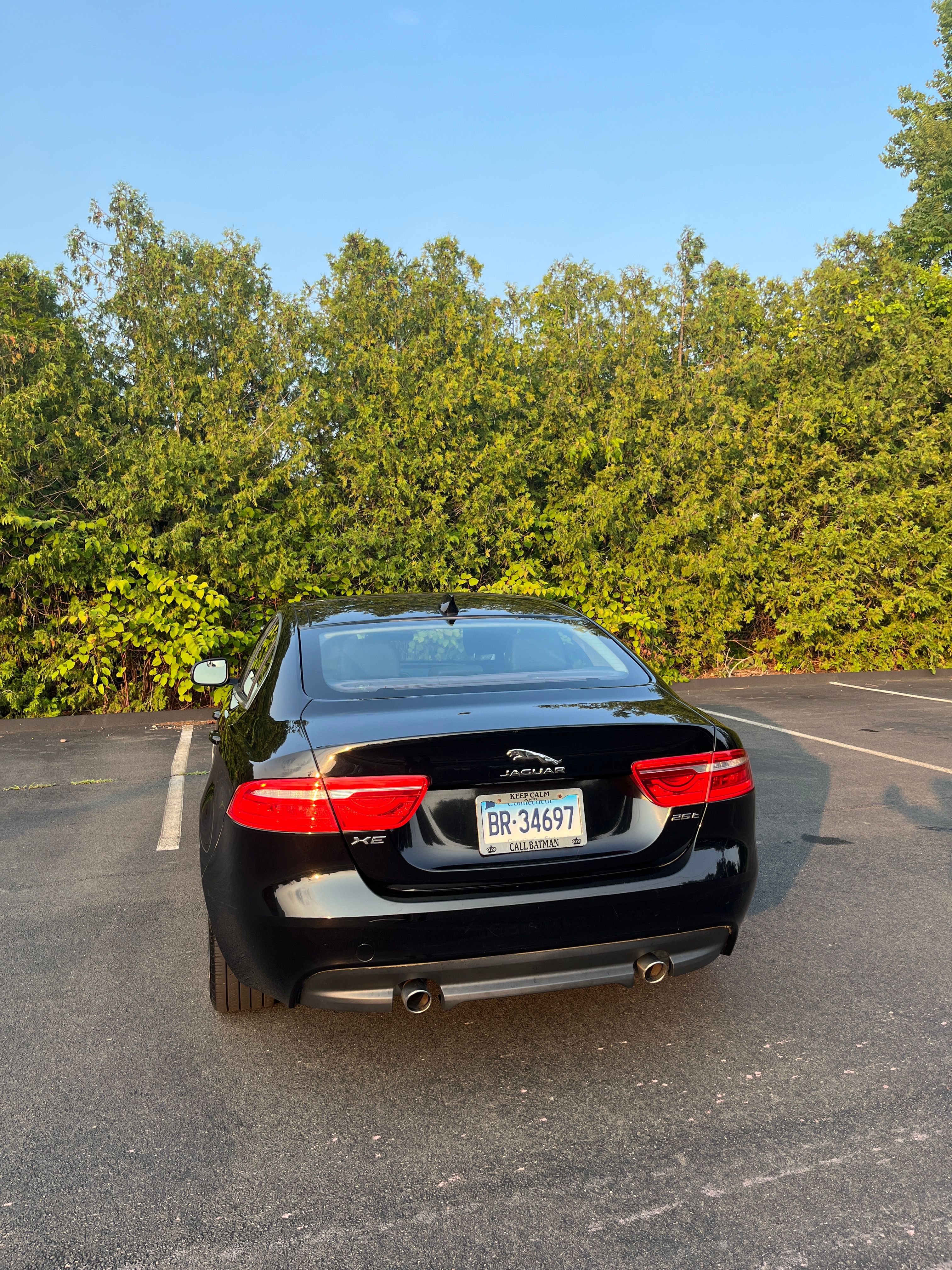 Used 2018 Jaguar XE RWD image 5