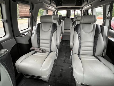 Used 2015 GMC Savana 2500 Extended RWD image 12