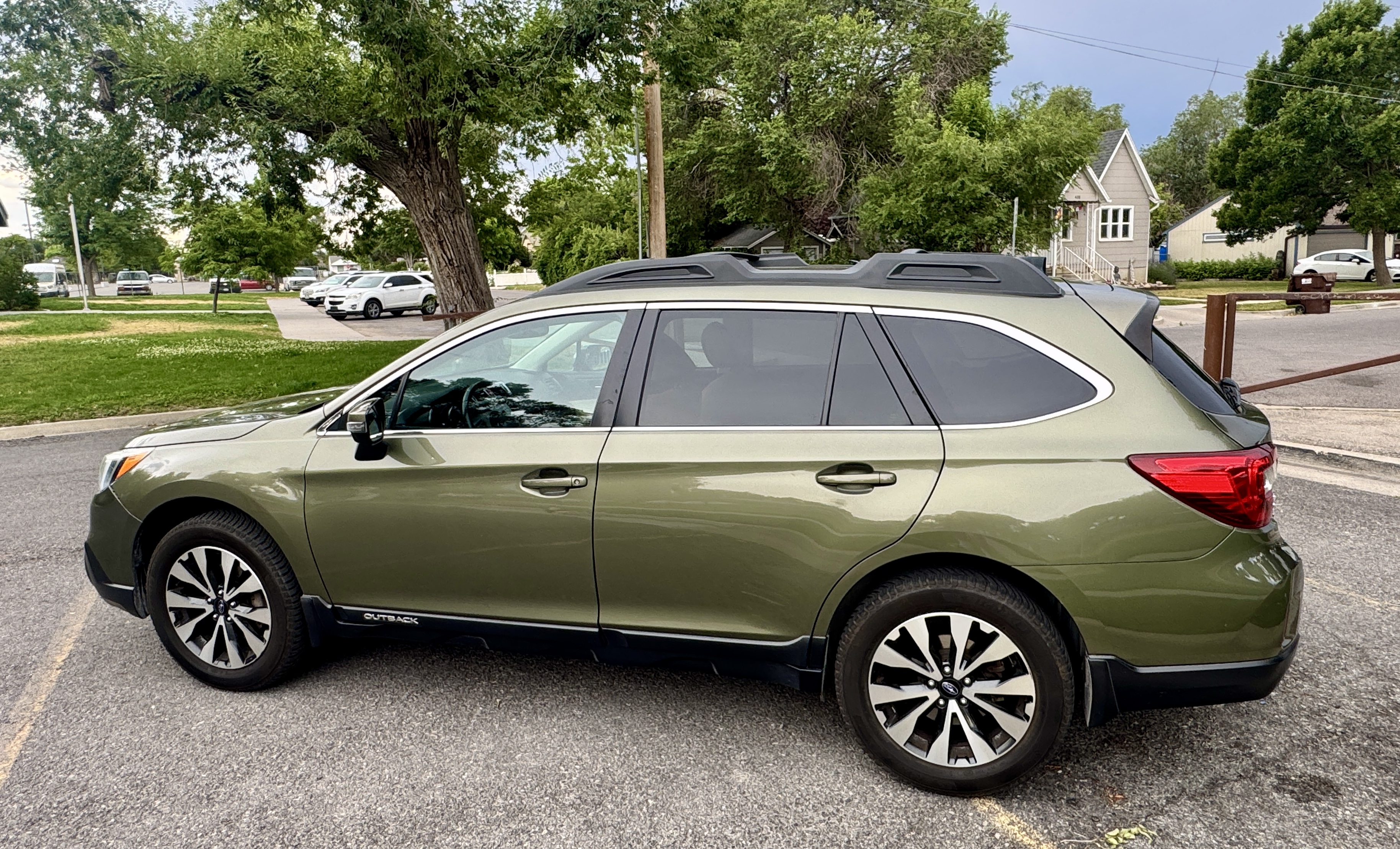 Used 2016 Subaru Outback 2.5i Limited AWD/4WD image 5