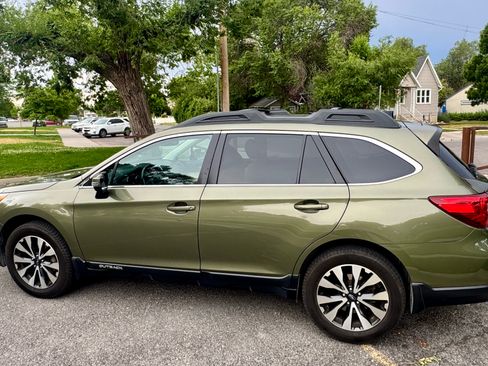 Used 2016 Subaru Outback 2.5i Limited AWD/4WD image 5